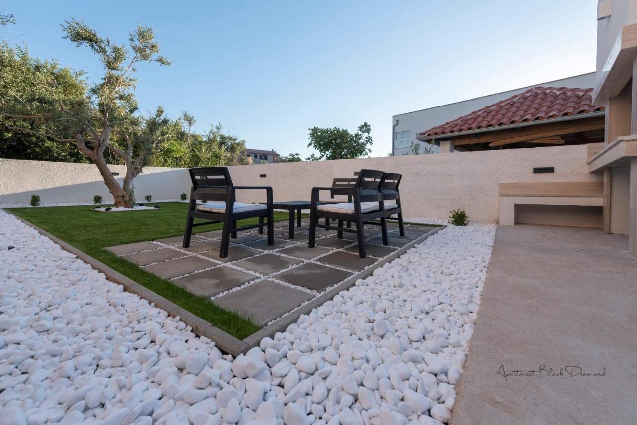 Apartment Black Diamond Razanac Exterior photo