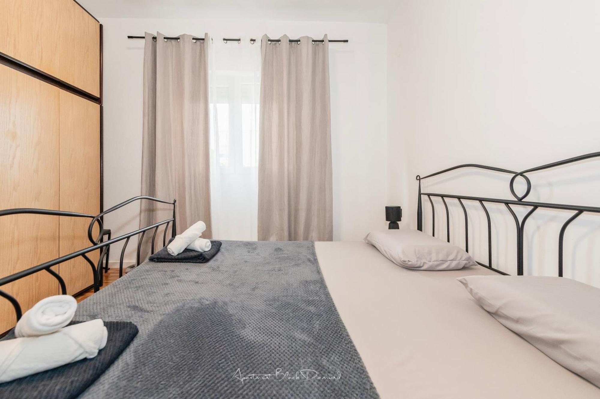 Apartment Black Diamond Razanac Exterior photo